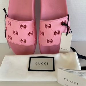 Gucci Pursuit GG Slide Sandals